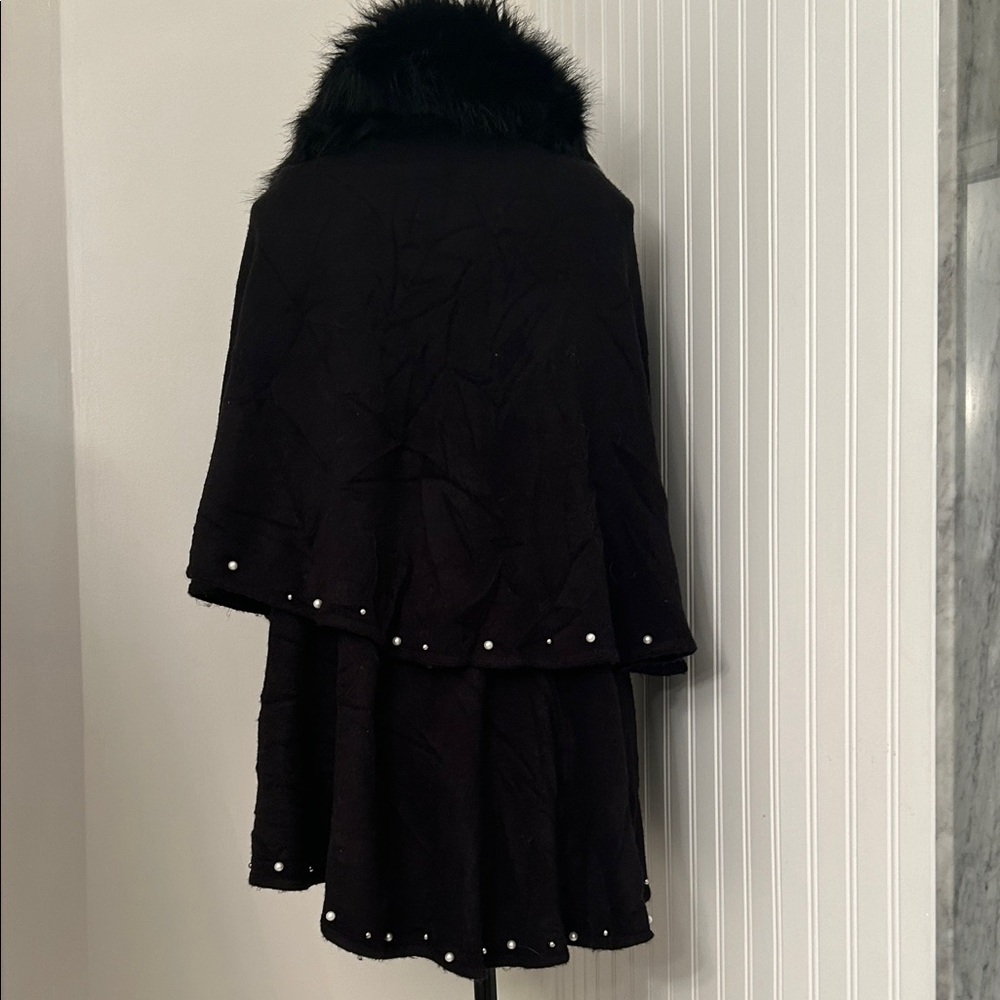 Black Faux Fur Studded Frank Lyman Shawl/cape - Picture 4 of 5